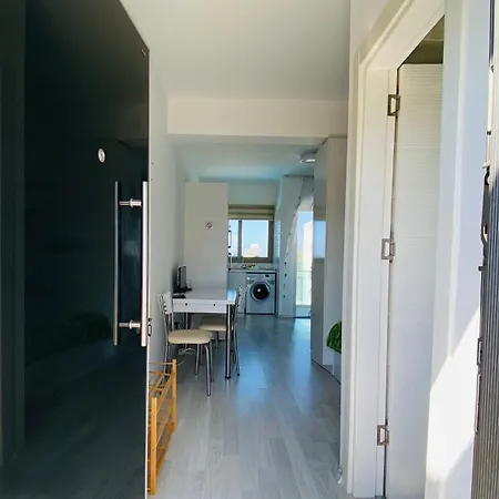 Seaview And Mountainview Apartament