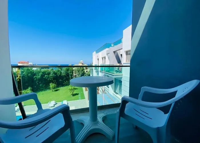 Seaview And Mountainview * Kyrenia (Northern Cyprus)