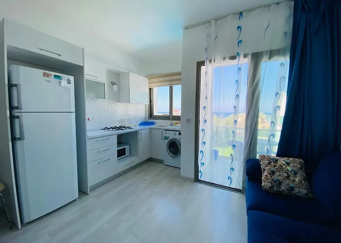 Seaview And Mountainview * Kyrenia (Northern Cyprus)