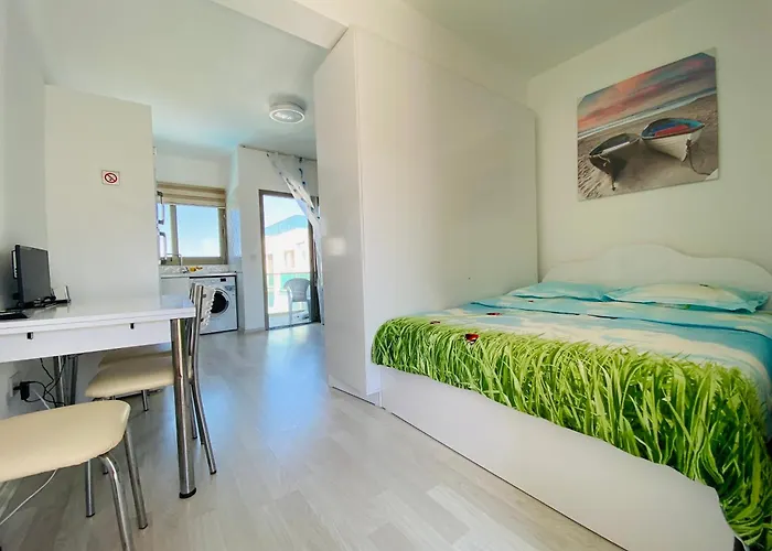 Seaview And Mountainview Apartmán Kyrenia (Northern Cyprus)