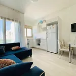 Seaview And Mountainview Кирения
