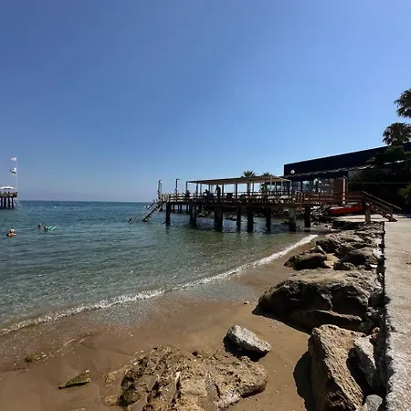 Seaview And Mountainview Daire Girne