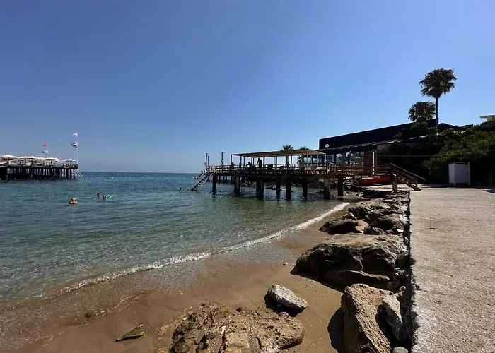 Seaview And Mountainview Daire Girne